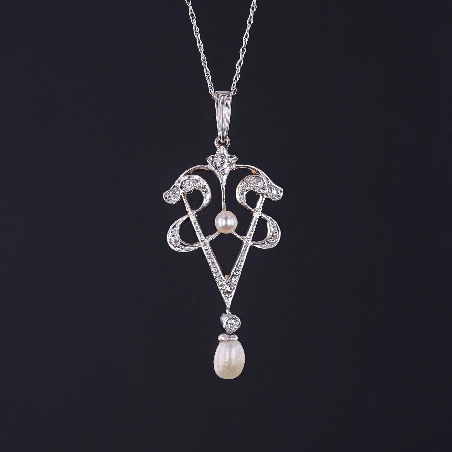 Antique Diamond and Pearl Lavalier Necklace of 14k Gold